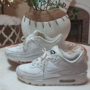 🌿🍒 Nike Air Max 90 " Triple White" Sneakers Size 9.5 🍒🌿